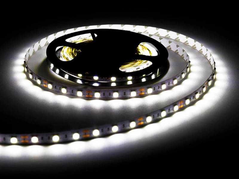 Светодиодная лента URM SMD 5050 60 LED 12V 14.4W 1200Lm 6500K IP20 5m с диммером Cold White N01021