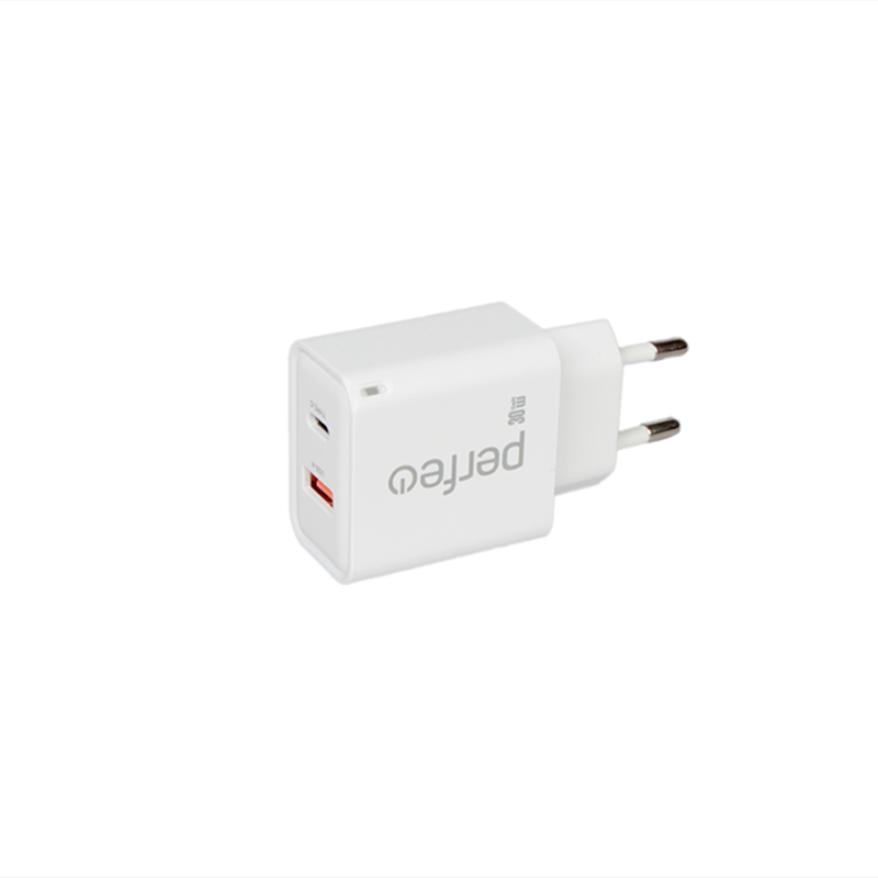 Зарядное устройство Perfeo USB-A + Type-C 30W White I4653 флешка perfeo c06 8гб white pf c06w008