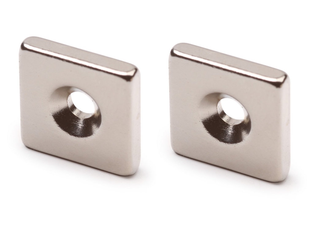 

Неодимовый магнит Forceberg прямоугольник 15x15x3mm с зенковкой 3.5/7mm 2шт 9-1302010-002, 9-1302010-002
