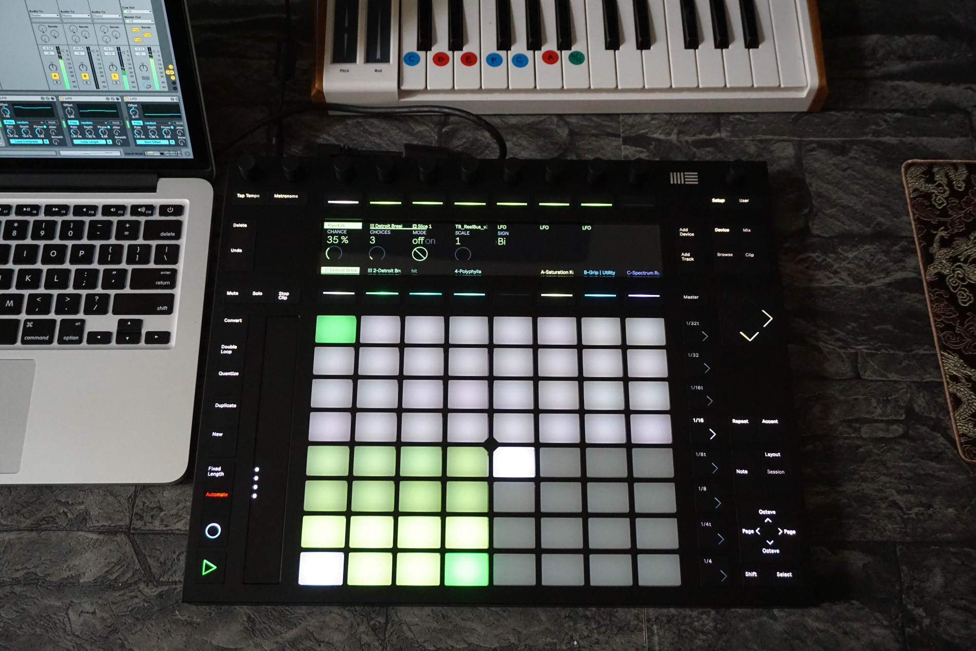 Ableton push. Ableton Push 2. Ableton Live Push 2. Контроллер Ableton Push 2. Пуш аблетон аблетон 2.