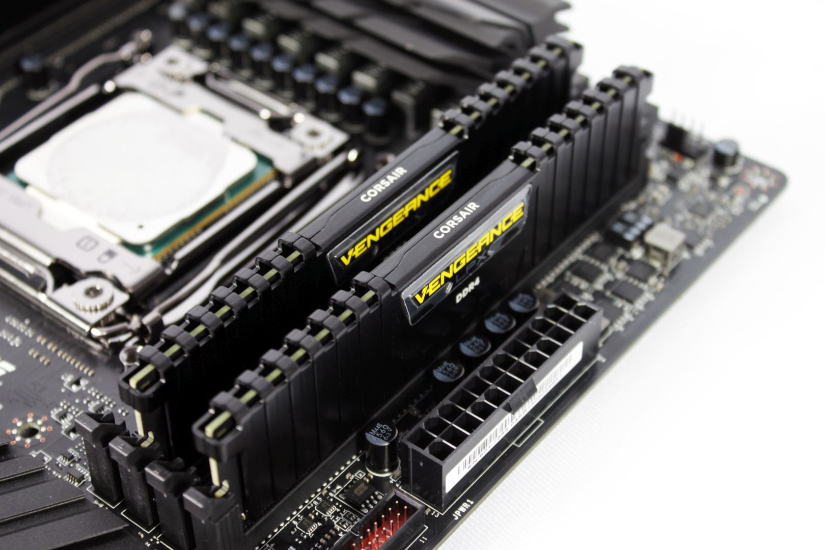 Что такое ram на пк. Оперативная память ddr4 Corsair. Оперативная память Corsair Vengeance. Оперативная память ddr4 Vengeance LPX. Vengeance LPX ddr4 16gb.