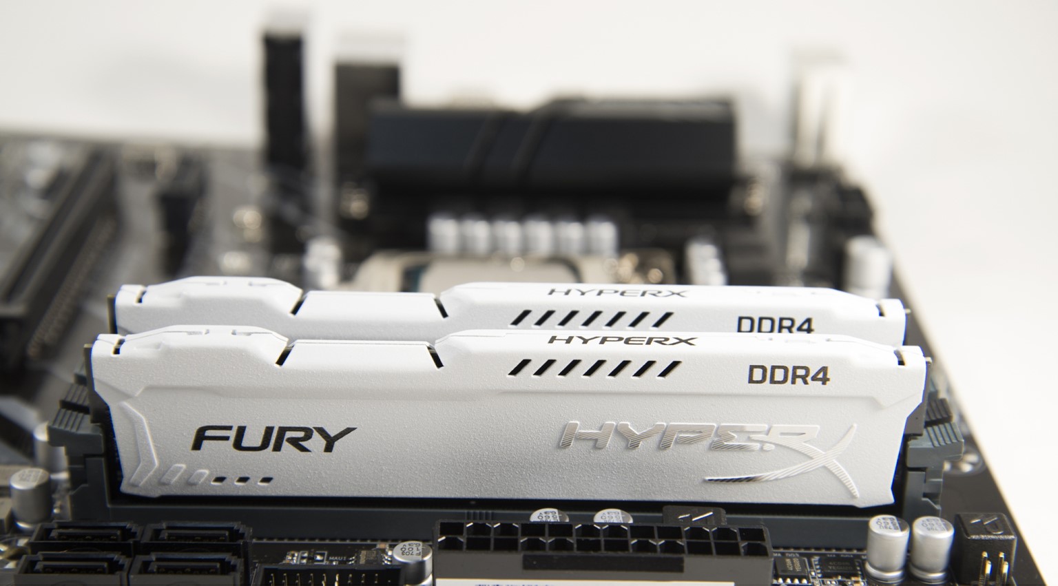 Память ddr4 4gb 2666mhz. HYPERX Fury 16 GB ddr4 белая. HYPERX Fury ddr4 8gb White. Kingston ddr4 16gb 2666mhz. Модуль памяти HYPERX Fury ddr4 DIMM 2666mhz White.