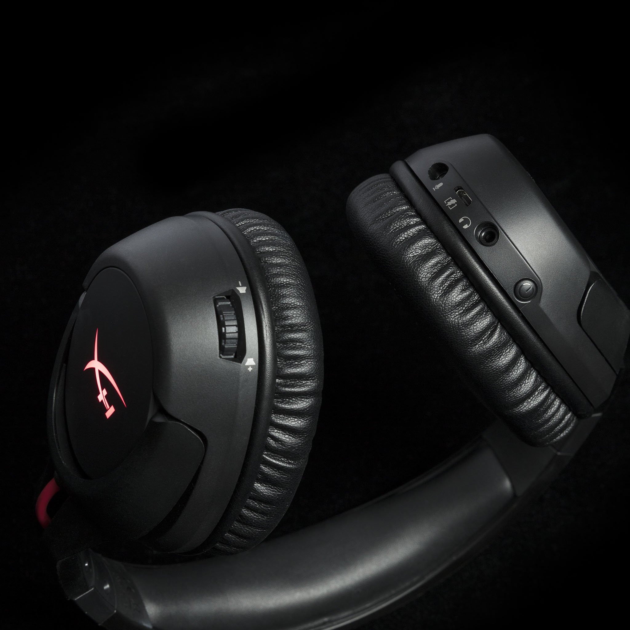 Наушник hiper. HYPERX cloud Flight HX-HSCF-BK/em. Kingston HYPERX cloud Flight Black. Беспроводные наушники HYPERX cloud Flight. Компьютерная гарнитура HYPERX cloud Flight.